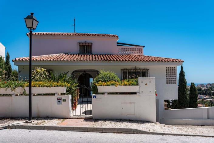 Image No.30-7 Bed Villa for sale