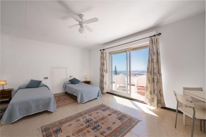 Image No.9-7 Bed Villa for sale