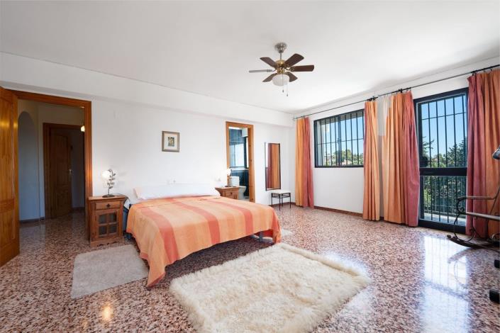 Image No.15-7 Bed Villa for sale