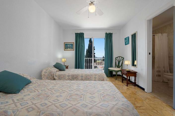 Image No.24-7 Bed Villa for sale