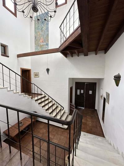 Image No.9-8 Bed Villa for sale