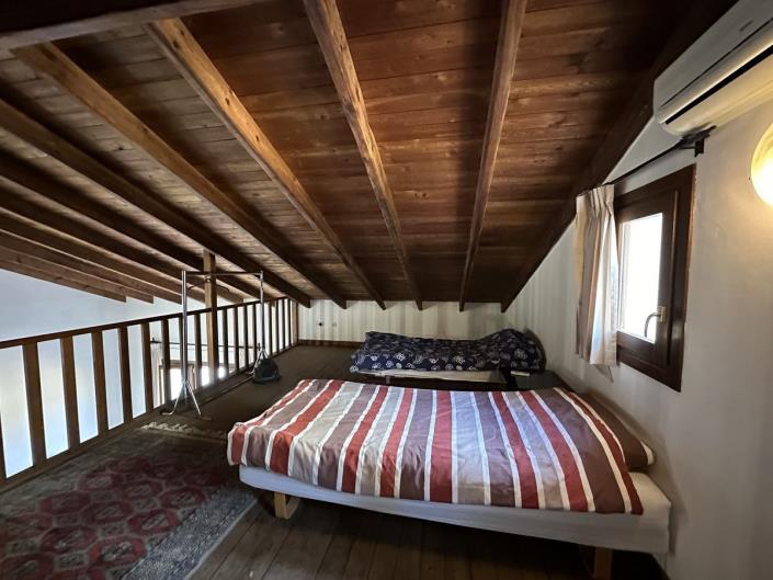 Image No.12-8 Bed Villa for sale