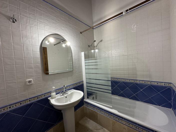 Image No.13-8 Bed Villa for sale