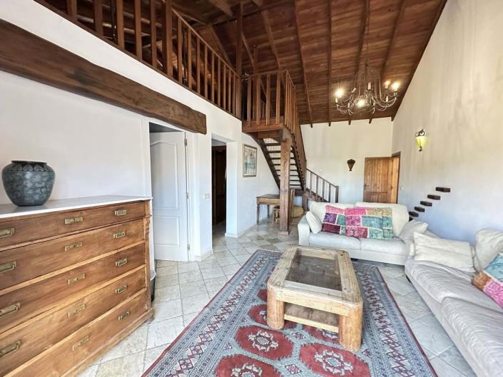 Image No.15-8 Bed Villa for sale