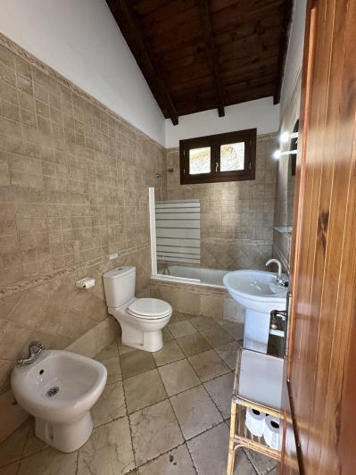 Image No.20-8 Bed Villa for sale