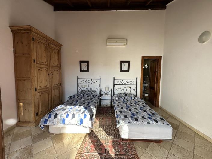 Image No.22-8 Bed Villa for sale