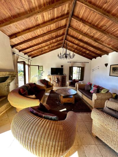 Image No.5-8 Bed Villa for sale