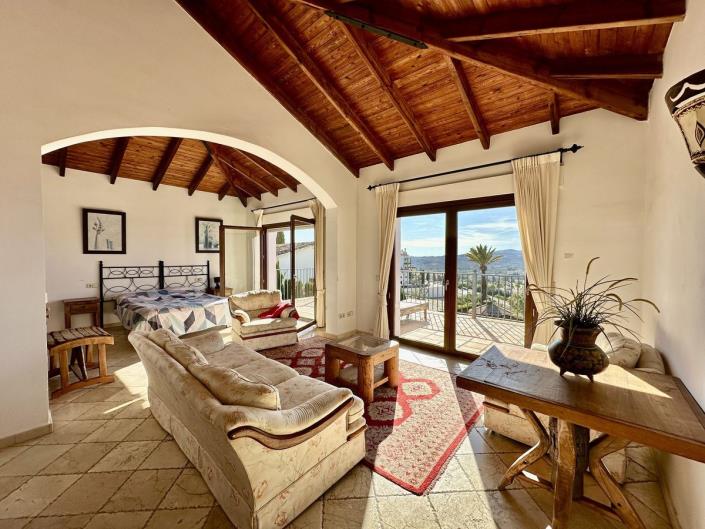 Image No.28-8 Bed Villa for sale