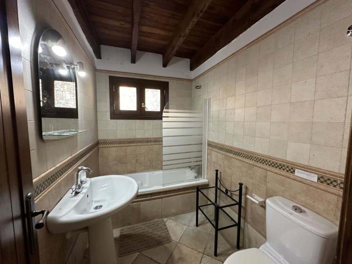 Image No.32-8 Bed Villa for sale