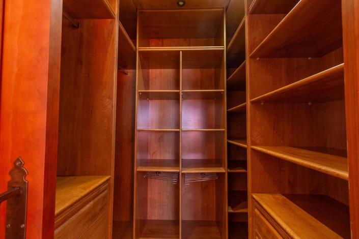 Image No.19-4 Bed Apartment for sale