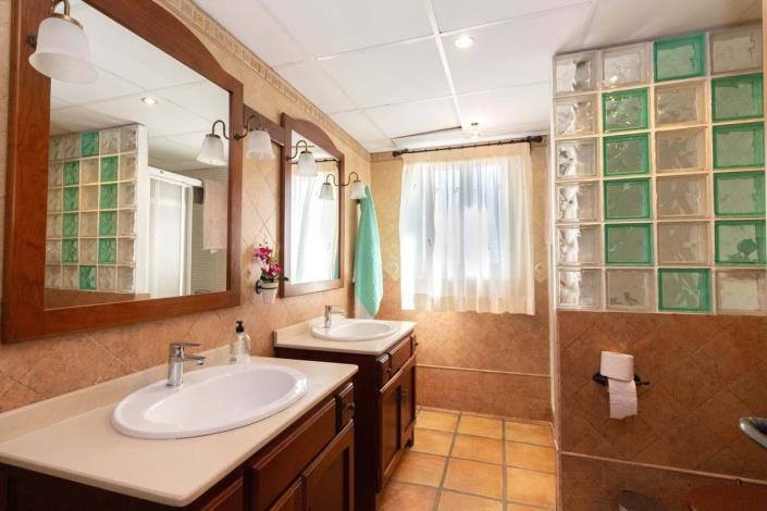 Image No.30-4 Bed Apartment for sale