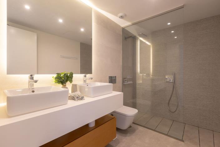 Image No.20-3 Bed Townhouse for sale