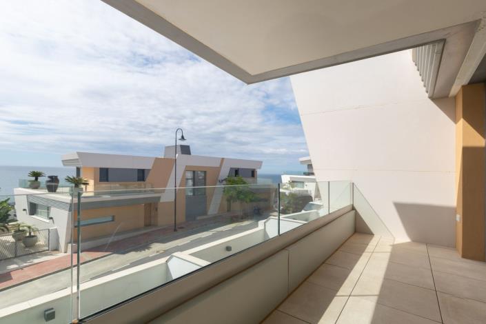 Image No.25-3 Bed Townhouse for sale