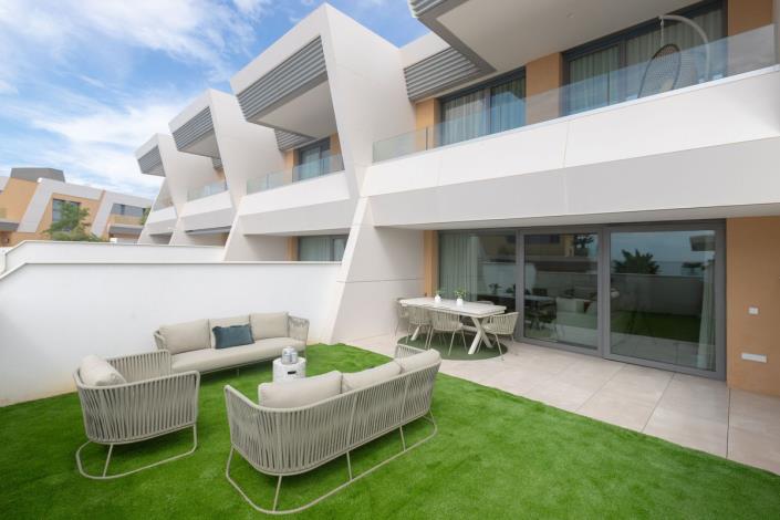 Image No.27-3 Bed Townhouse for sale