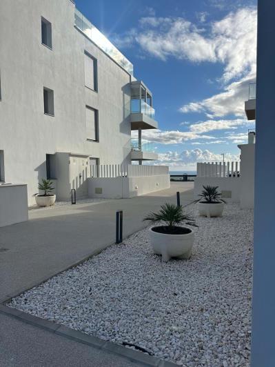 Image No.39-3 Bed Apartment for sale