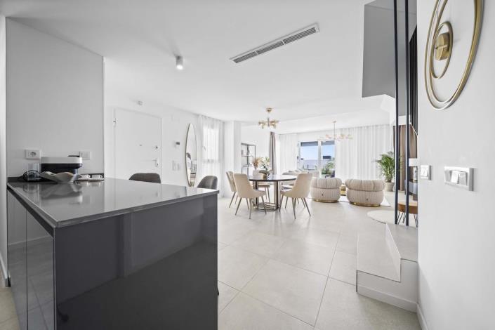 Image No.10-4 Bed Semi-Detached for sale