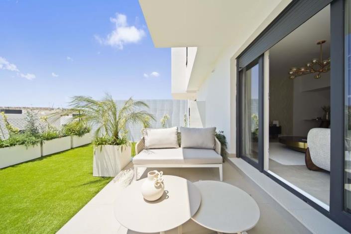 Image No.20-4 Bed Semi-Detached for sale