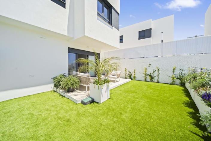 Image No.57-4 Bed Semi-Detached for sale