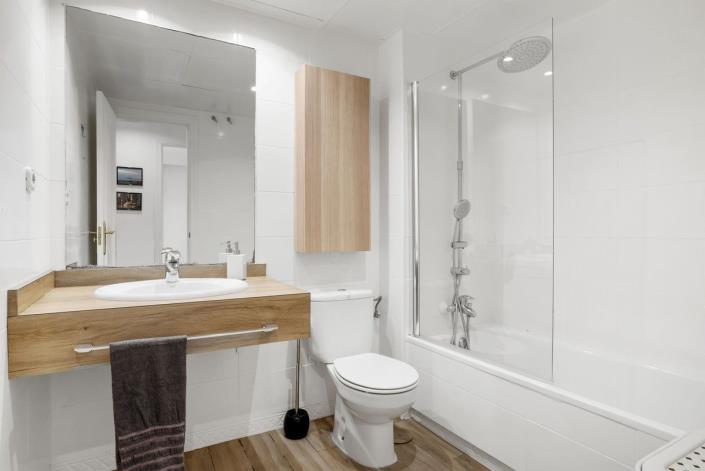 Image No.12-2 Bed Apartment for sale