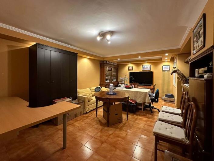 Image No.14-2 Bed Townhouse for sale