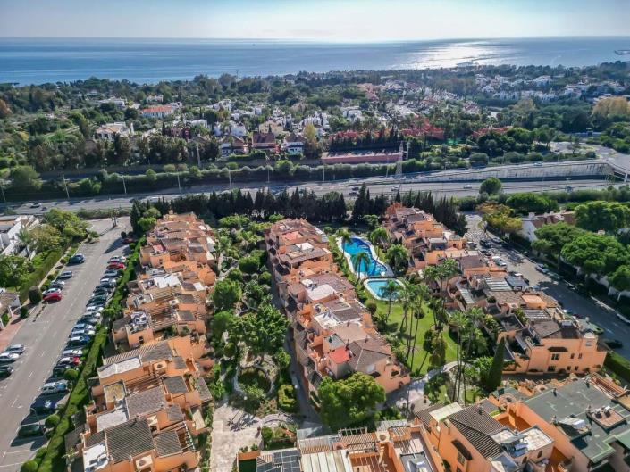 Image No.42-2 Bed Townhouse for sale