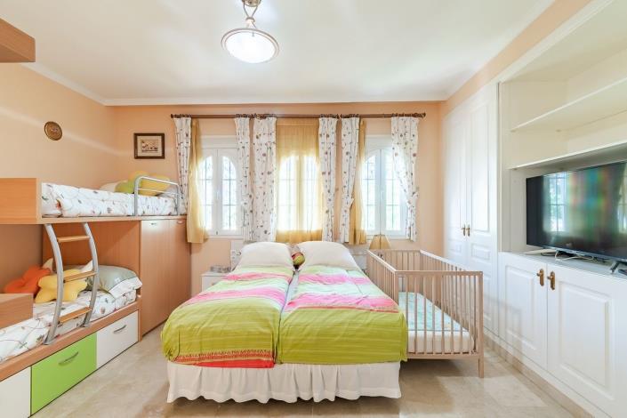 Image No.21-2 Bed Townhouse for sale