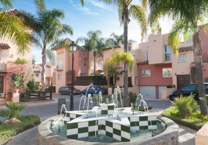 Image No.34-4 Bed Townhouse for sale