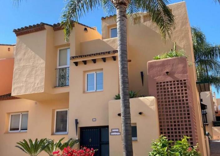 Image No.33-4 Bed Townhouse for sale