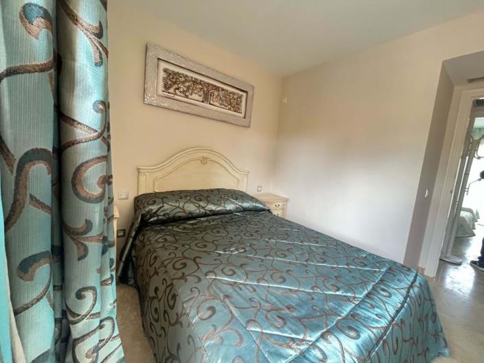 Image No.14-4 Bed Townhouse for sale