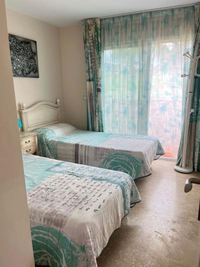 Image No.17-4 Bed Townhouse for sale