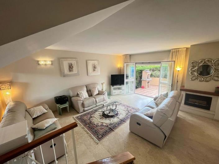 Image No.4-4 Bed Townhouse for sale