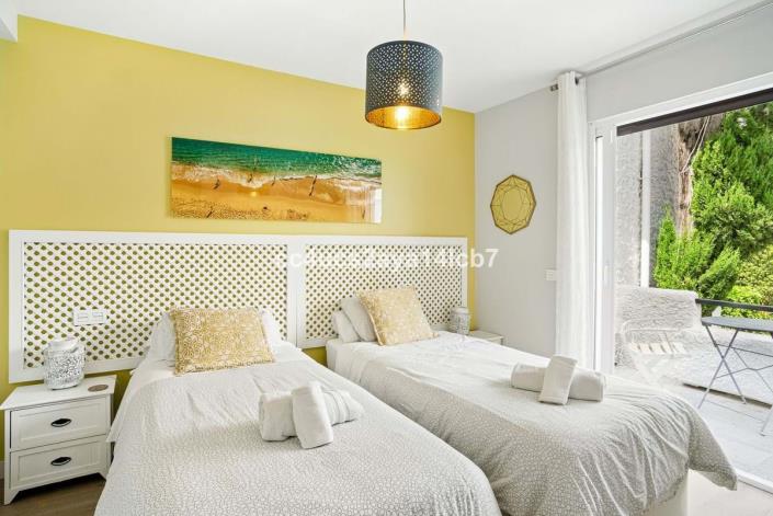 Image No.15-3 Bed Townhouse for sale