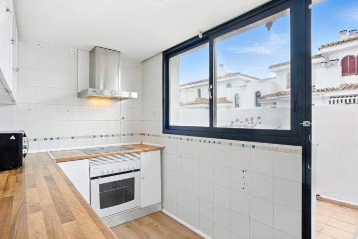 Image No.6-3 Bed Townhouse for sale