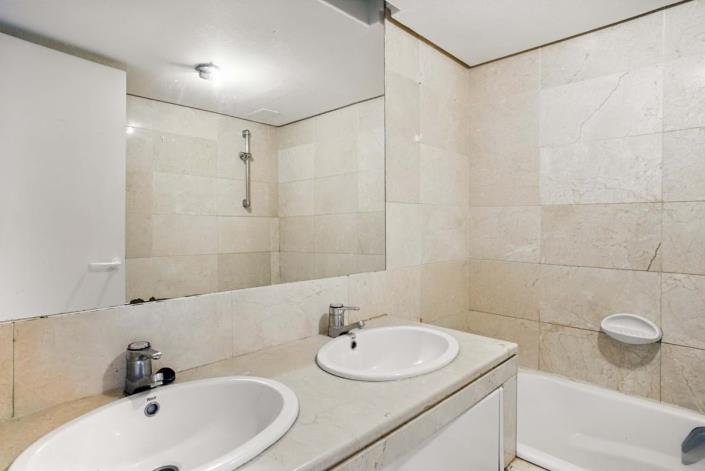 Image No.15-3 Bed Townhouse for sale