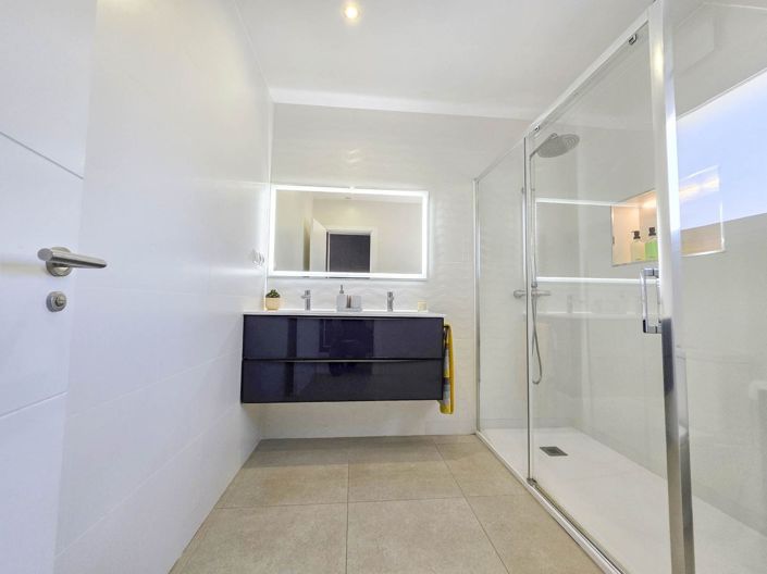 Image No.22-4 Bed Villa for sale