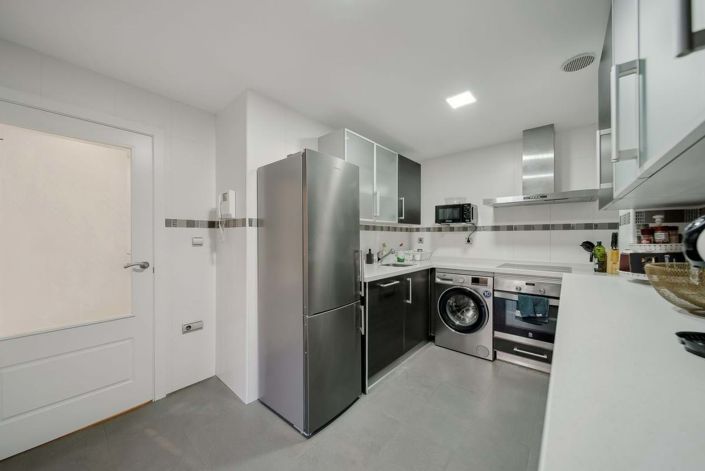 Image No.50-2 Bed Apartment for sale