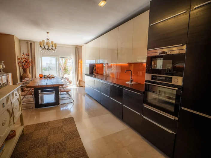 Image No.11-5 Bed Apartment for sale