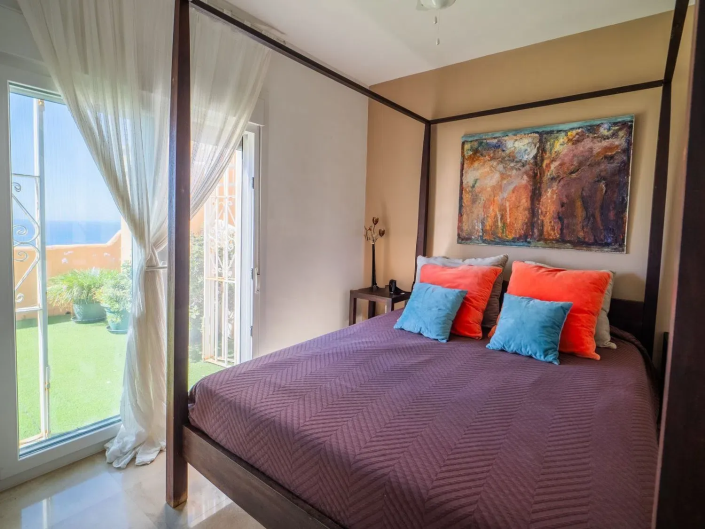 Image No.20-5 Bed Apartment for sale