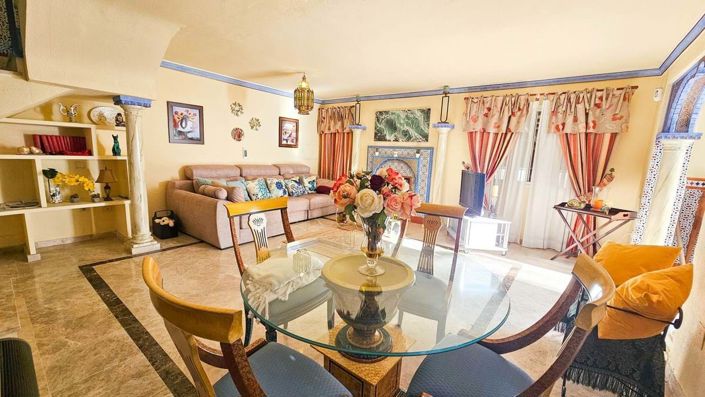 Image No.12-4 Bed Semi-Detached for sale