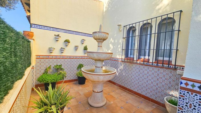 Image No.16-4 Bed Semi-Detached for sale