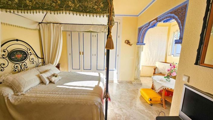 Image No.27-4 Bed Semi-Detached for sale