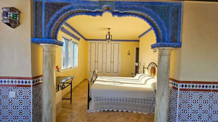 Image No.47-4 Bed Semi-Detached for sale