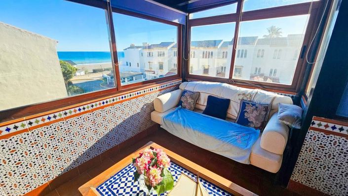 Image No.49-4 Bed Semi-Detached for sale