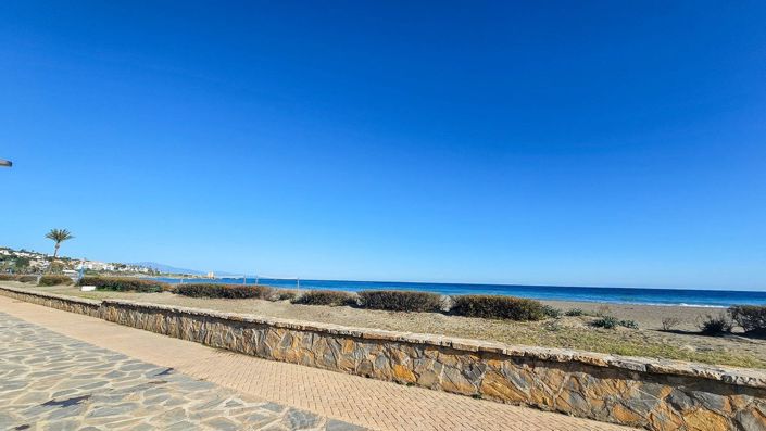 Image No.60-4 Bed Semi-Detached for sale