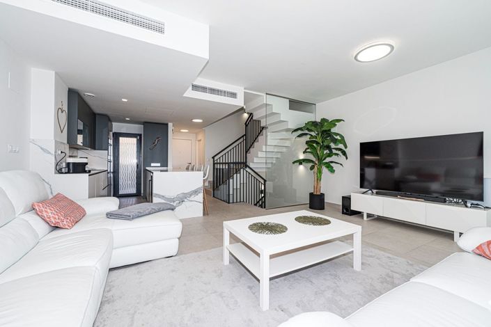 Image No.6-4 Bed Townhouse for sale