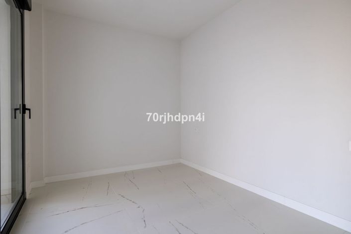 Image No.11-3 Bed Apartment for sale