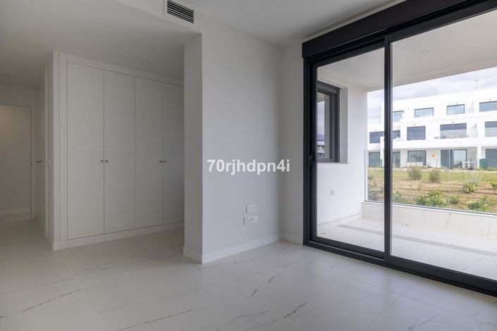 Image No.17-3 Bed Apartment for sale