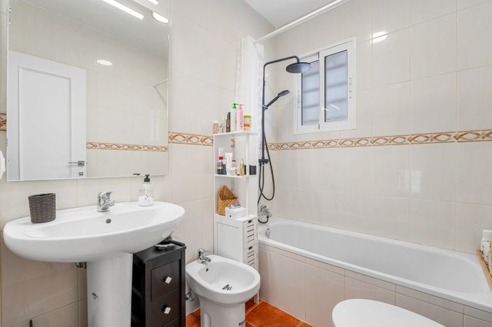 Image No.19-2 Bed Villa for sale