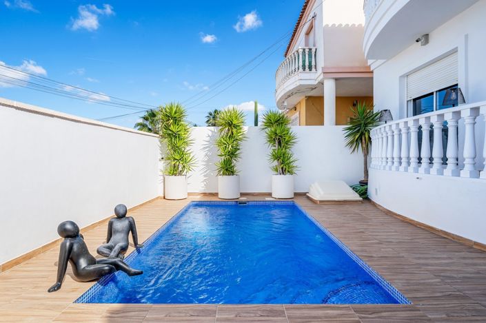 Image No.26-2 Bed Villa for sale