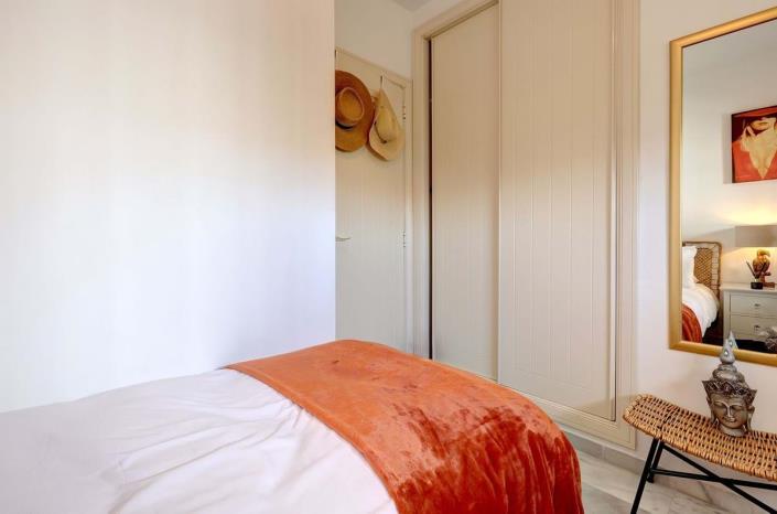 Image No.14-2 Bed Apartment for sale